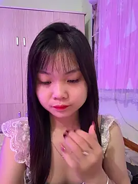 Snapshot of Maeve2k5 chatting on 14, 10, 2025 Maeve2k5 online show from 14, 10, 2025