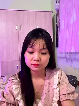 Snapshot of Maeve2k5 chatting on 17, 10, 2025 Maeve2k5 online show from 17, 10, 2025