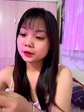 Snapshot of Maeve2k5 chatting on 19, 10, 2025 Maeve2k5 online show from 19, 10, 2025