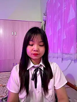 Snapshot of Maeve2k5 chatting on 22, 10, 2025 Maeve2k5 online show from 22, 10, 2025