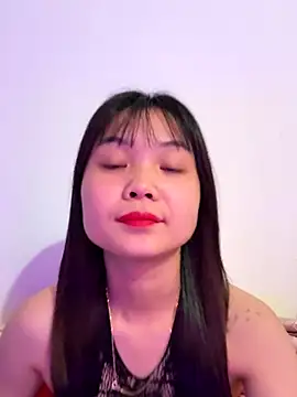 Snapshot of Maeve2k5 chatting on 8, 11, 2025 Maeve2k5 online show from 8, 11, 2025