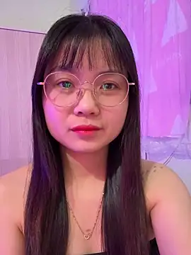 Snapshot of Maeve2k5 chatting on 22, 11, 2025 Maeve2k5 online show from 22, 11, 2025