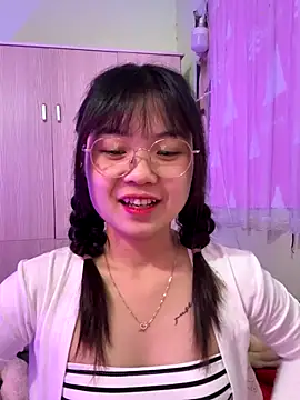 Snapshot of Maeve2k5 chatting on 2, 12, 2025 Maeve2k5 online show from 2, 12, 2025