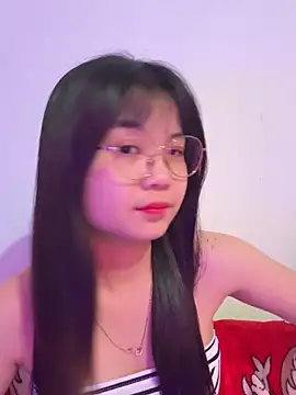 Snapshot of Maeve2k5 chatting on 5, 12, 2025 Maeve2k5 online show from 5, 12, 2025