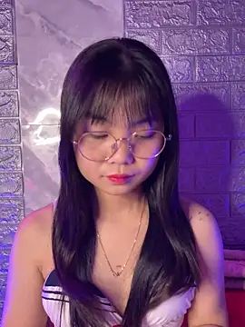 Snapshot of Maeve2k5 chatting on 15, 12, 2025 Maeve2k5 online show from 15, 12, 2025