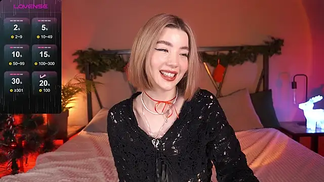 Snapshot of LindaThacker chatting on 19, 12, 2024 LindaThacker online show from 19, 12, 2024