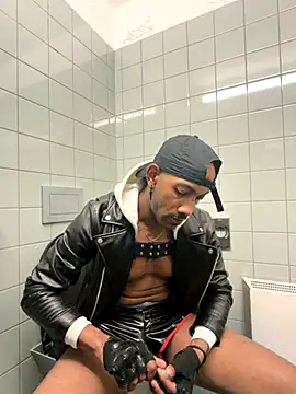 Snapshot of esteraulxxx chatting on 10, 10, 2025 esteraulxxx online show from 10, 10, 2025