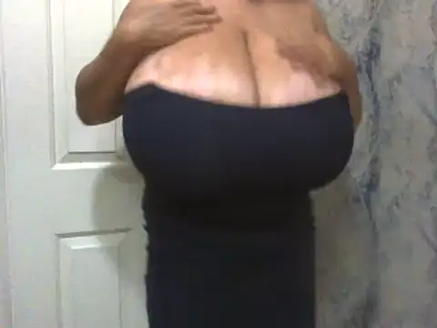 Snapshot of RoxiRedXXX chatting on 20, 4, 2026 RoxiRedXXX online show from 20, 4, 2026