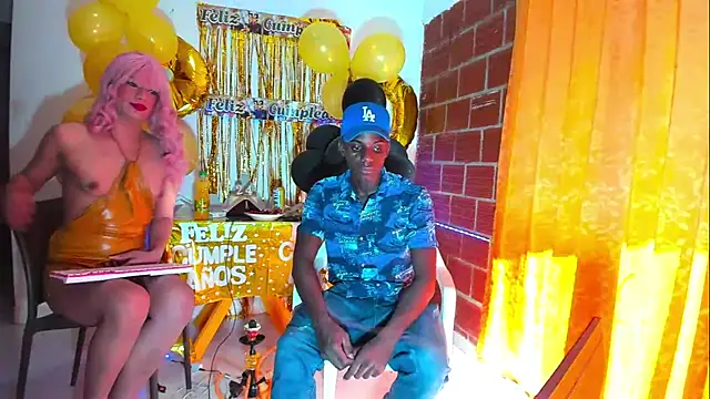 Snapshot of blackWhite_hot chatting on 21, 11, 2025 blackWhite hot online show from 21, 11, 2025