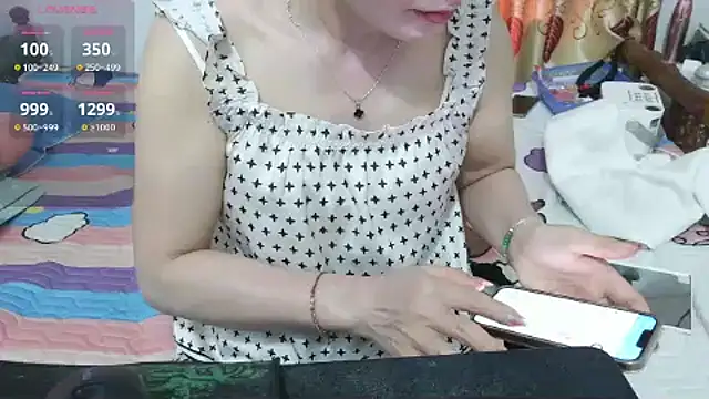 Snapshot of Love_making chatting on 6, 4, 2026 Love making online show from 6, 4, 2026