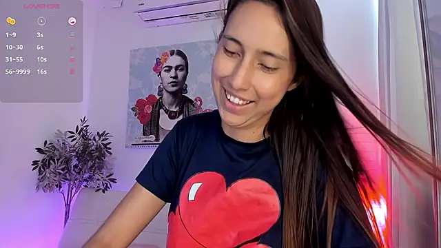 Snapshot of aleja_rythm chatting on 21, 1, 2025 aleja rythm online show from 21, 1, 2025