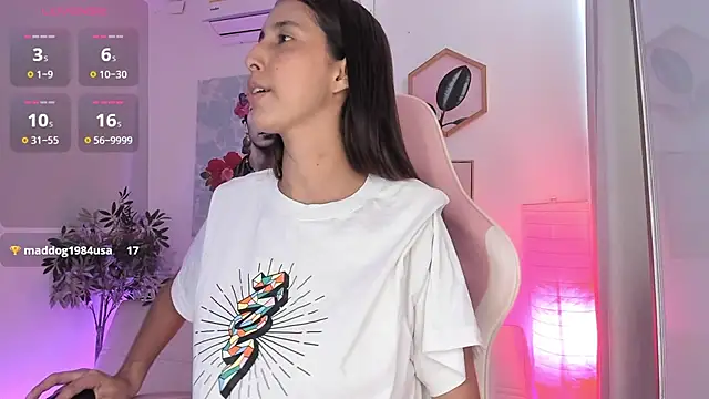 Snapshot of aleja_rythm chatting on 3, 2, 2025 aleja rythm online show from 3, 2, 2025