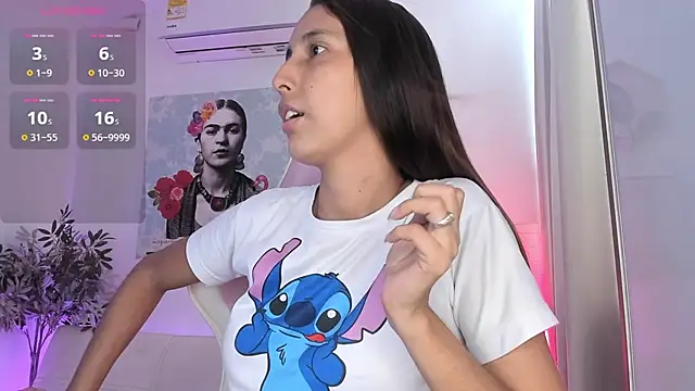 Snapshot of aleja_rythm chatting on 4, 2, 2025 aleja rythm online show from 4, 2, 2025