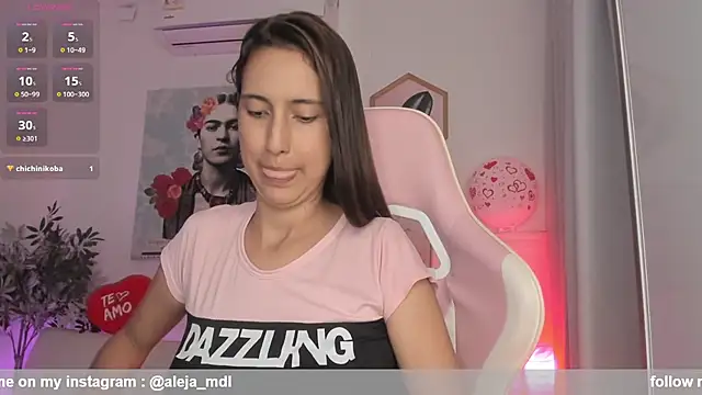 Snapshot of aleja_rythm chatting on 14, 2, 2025 aleja rythm online show from 14, 2, 2025