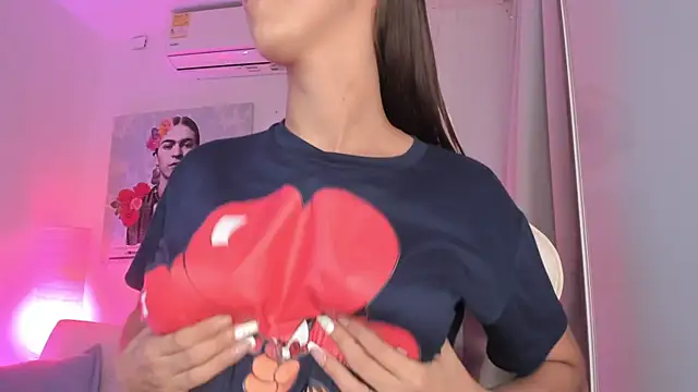 Snapshot of aleja_rythm chatting on 17, 3, 2025 aleja rythm online show from 17, 3, 2025