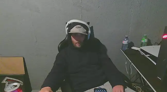 Snapshot of Superoz77 chatting on 5, 12, 2024 Superoz77 online show from 5, 12, 2024