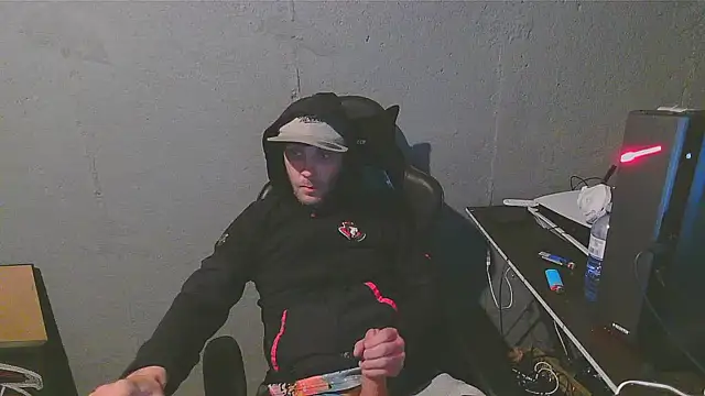 Snapshot of Superoz77 chatting on 17, 12, 2024 Superoz77 online show from 17, 12, 2024