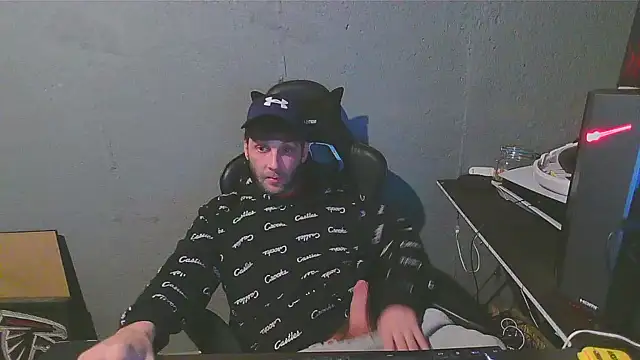 Snapshot of Superoz77 chatting on 28, 12, 2024 Superoz77 online show from 28, 12, 2024