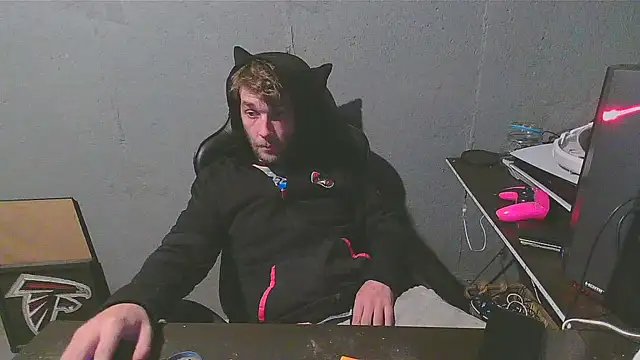 Snapshot of Superoz77 chatting on 1, 1, 2025 Superoz77 online show from 1, 1, 2025