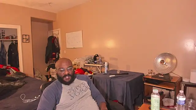 Snapshot of MrChuckDailyXXX chatting on 25, 2, 2026 MrChuckDailyXXX online show from 25, 2, 2026