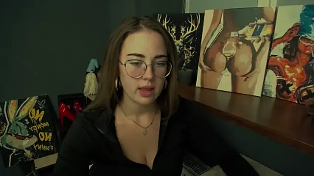 Snapshot of luxie_milady chatting on 31, 10, 2025 luxie milady online show from 31, 10, 2025