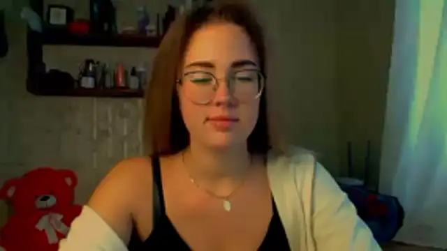 Snapshot of luxie_milady chatting on 21, 11, 2025 luxie milady online show from 21, 11, 2025