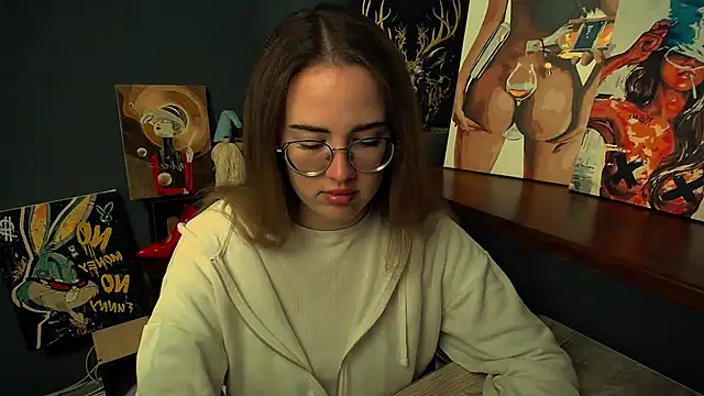 Snapshot of luxie_milady chatting on 5, 12, 2025 luxie milady online show from 5, 12, 2025