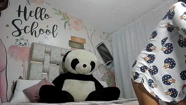 EMMA SWEETT1 online show from 18, 1, 2025