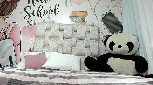 EMMA SWEETT1 online show from 18, 1, 2025