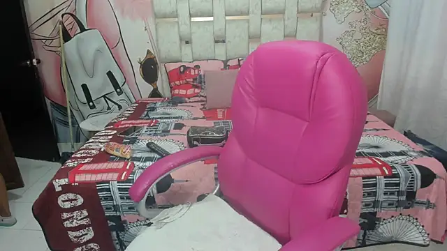 EMMA SWEETT1 online show from 12, 2, 2025