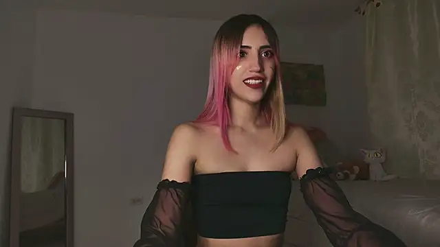 Snapshot of linnie_ chatting on 8, 3, 2025 linnie  online show from 8, 3, 2025