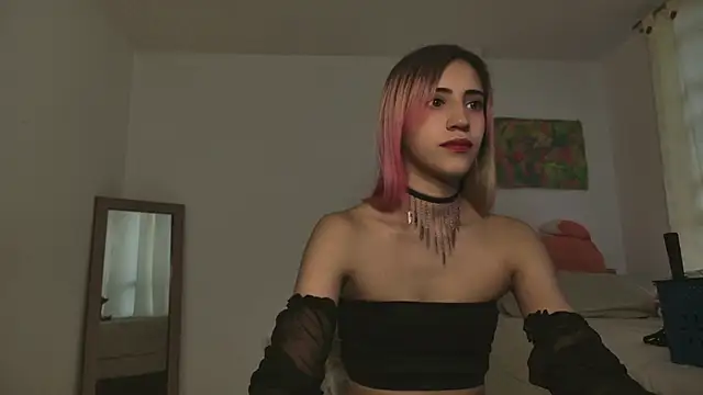 Snapshot of linnie_ chatting on 8, 3, 2025 linnie  online show from 8, 3, 2025