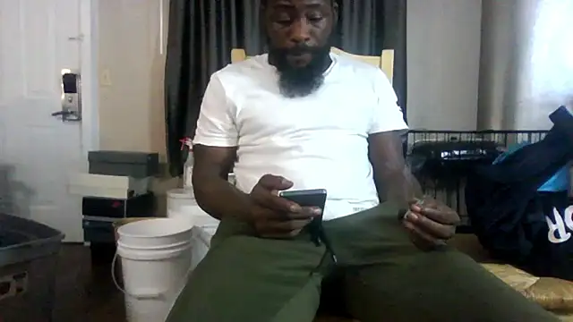 Snapshot of Mrbbc803 chatting on 28, 9, 2025 Mrbbc803 online show from 28, 9, 2025