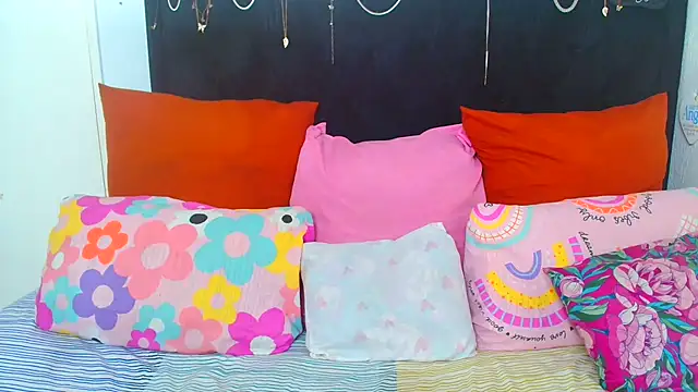 Snapshot of SAVAGExBOO chatting on 6, 10, 2025 SAVAGExBOO online show from 6, 10, 2025