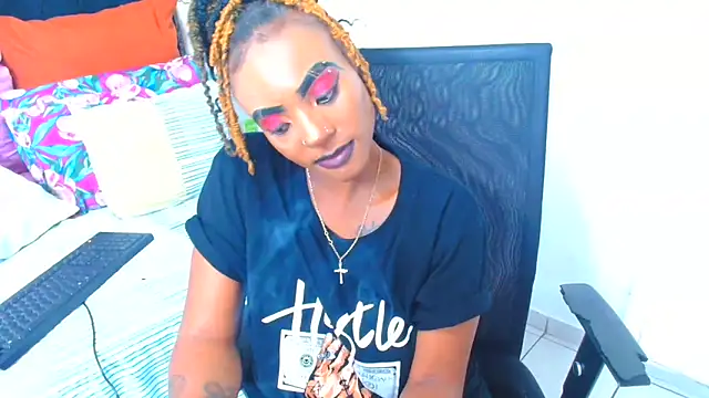 Snapshot of SAVAGExBOO chatting on 4, 12, 2025 SAVAGExBOO online show from 4, 12, 2025