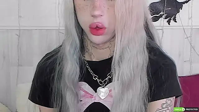 Snapshot of Joy_Barker chatting on 25, 10, 2025 Joy Barker online show from 25, 10, 2025