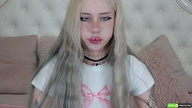 Snapshot of Joy_Barker chatting on 6, 11, 2025 Joy Barker online show from 6, 11, 2025