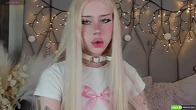 Snapshot of Joy_Barker chatting on 22, 12, 2025 Joy Barker online show from 22, 12, 2025