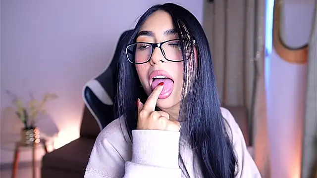 Sara albrecht online show from 27, 12, 2024