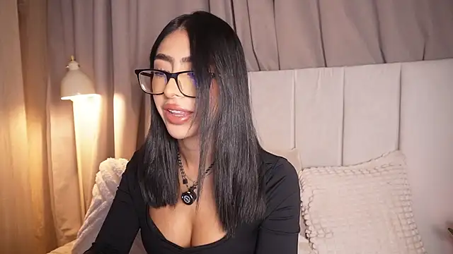 Sara albrecht online show from 4, 3, 2026