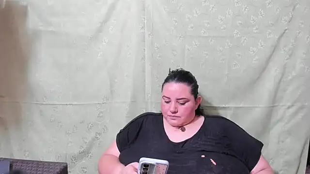 tetasgrandes karol online show from 21, 12, 2025