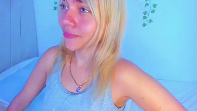 Snapshot of Sweet_MaryJane2 chatting on 1, 3, 2025 Sweet MaryJane2 online show from 1, 3, 2025