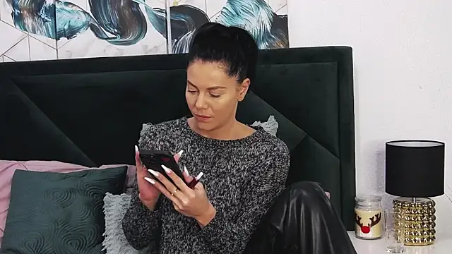 Snapshot of tanyagrey chatting on 21, 12, 2024 tanyagrey online show from 21, 12, 2024