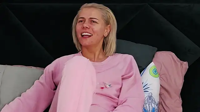 Snapshot of tanyagrey chatting on 6, 3, 2026 tanyagrey online show from 6, 3, 2026