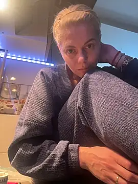 Snapshot of tanyagrey chatting on 18, 3, 2026 tanyagrey online show from 18, 3, 2026