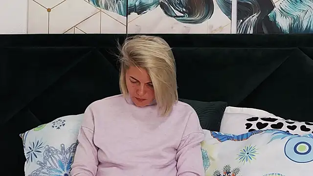 Snapshot of tanyagrey chatting on 9, 4, 2026 tanyagrey online show from 9, 4, 2026