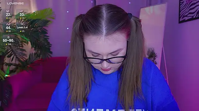 Snapshot of Mia__Peach chatting on 16, 2, 2025 Mia Peach online show from 16, 2, 2025