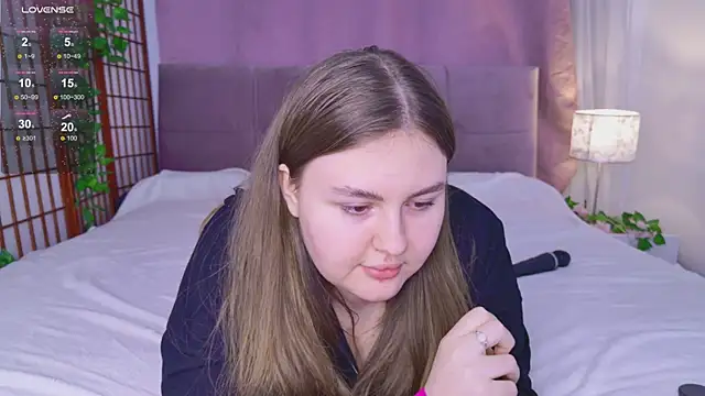 Snapshot of Mia__Peach chatting on 1, 3, 2025 Mia Peach online show from 1, 3, 2025