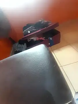 miicheele32 online show from 2, 1, 2025