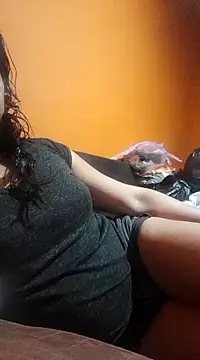 miicheele32 online show from 3, 2, 2025